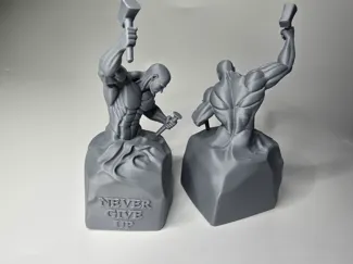 Scultura motivazionale “Never give up”