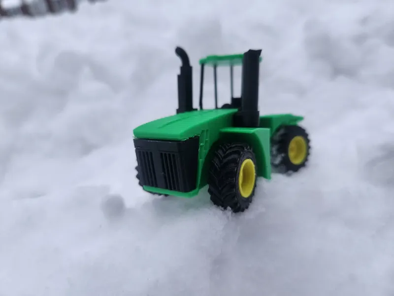 9R tractor 1/64 (working 3 point)