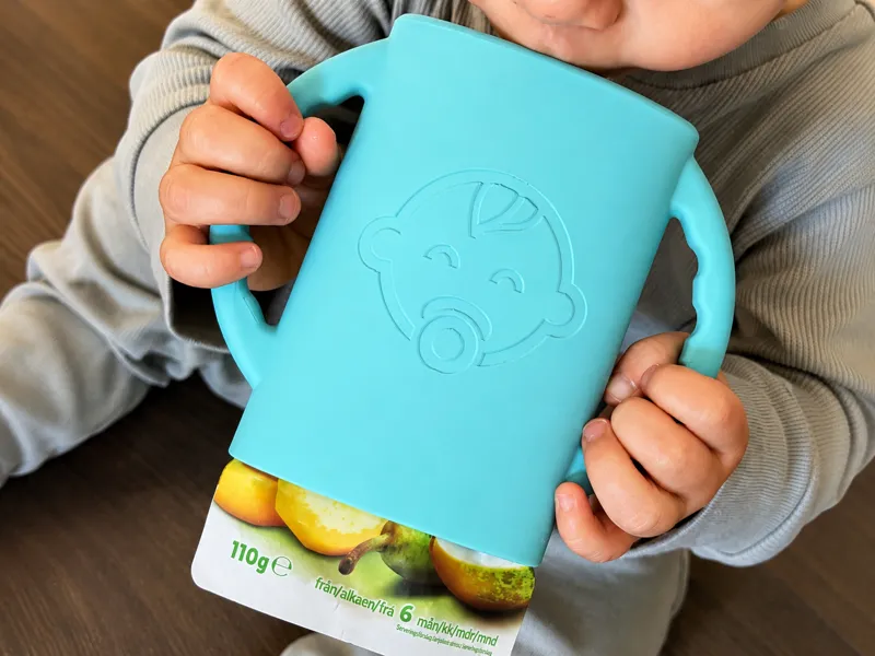 Toddler Squeeze Pouch Holder | Easy-Grip handle! 