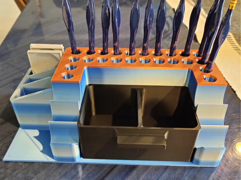 Pain Brush Holder Station