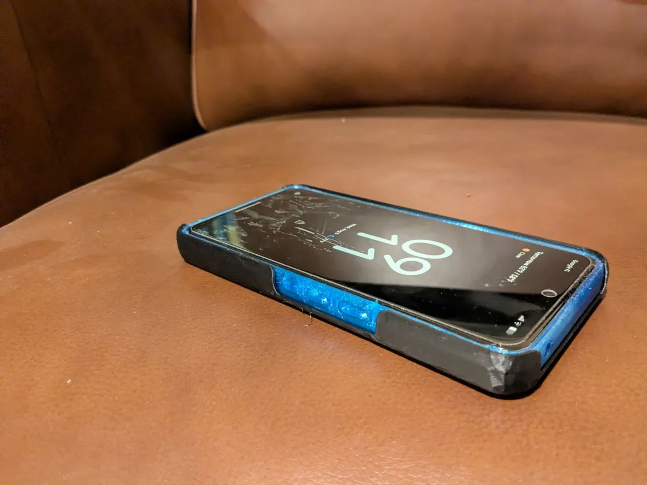 Pixel 8 Pro TPU & PLA dual shell case - hexagonal view 3