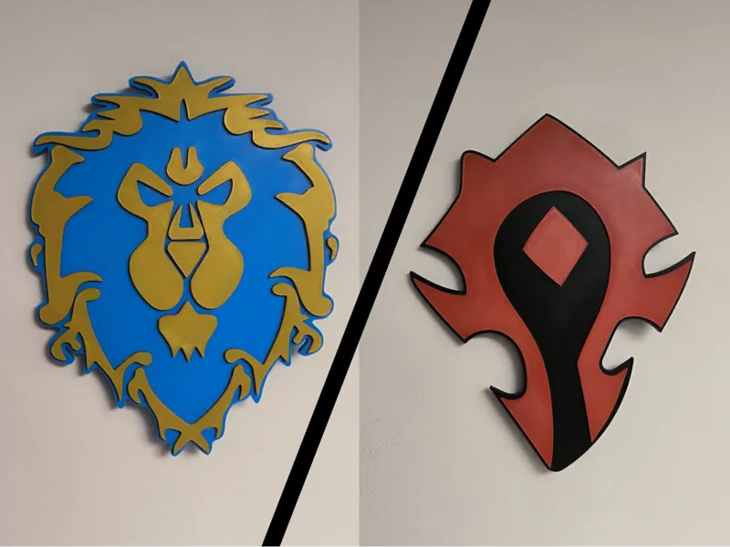 Alliance/Horde wall decoration