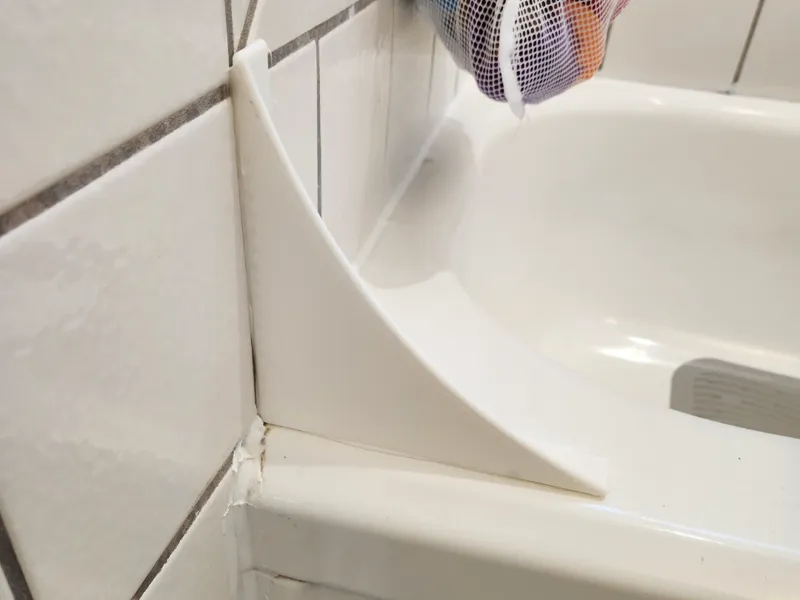 Bathtub Splash Guard