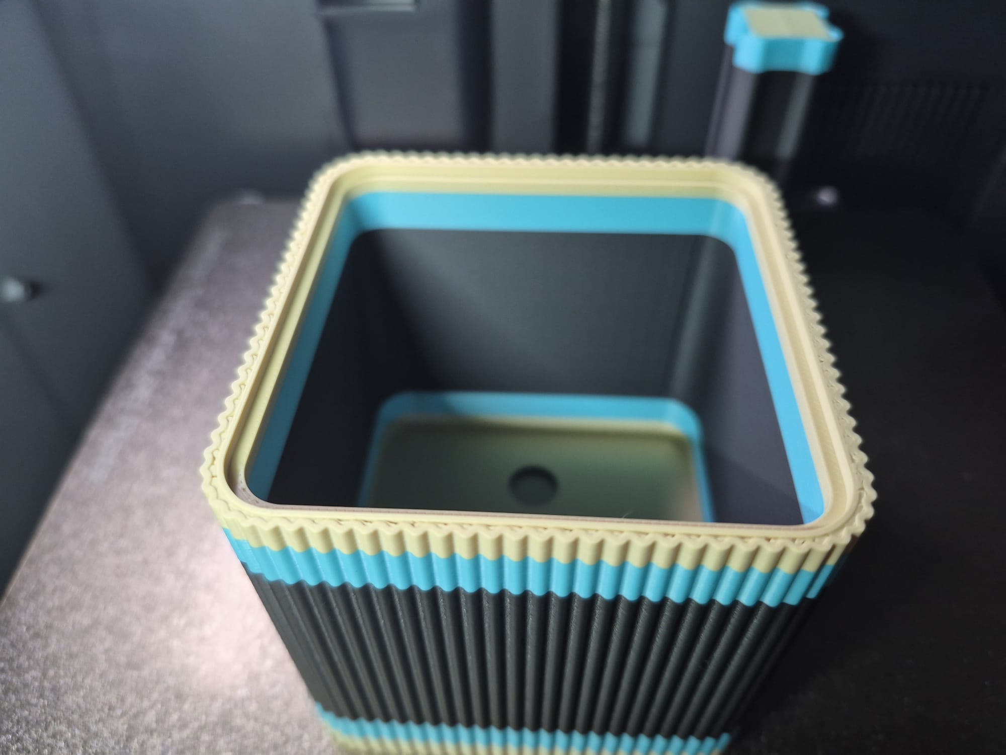 3Dプリント サポートなしで一体型貯金箱 - 無料3Dモデル -MakerWorld