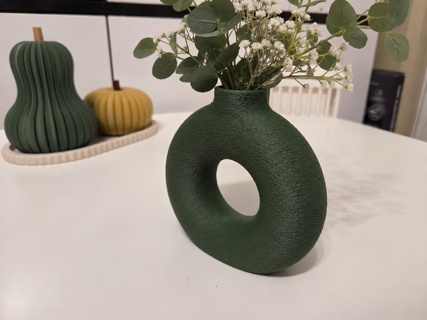 Loop Vase – Minimalist Sculptural Donut Vase 3D model