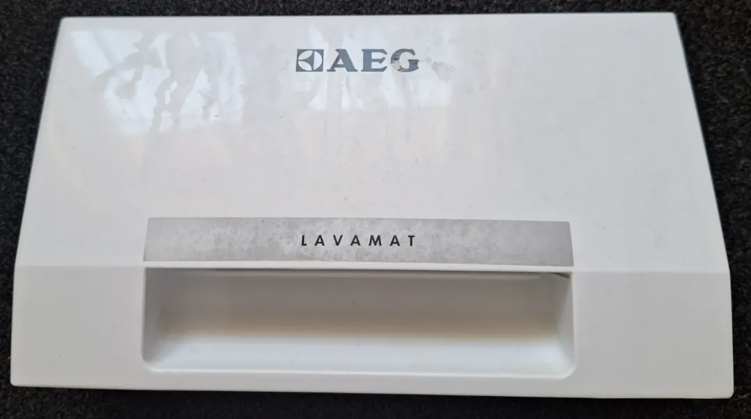 Poignée de trappe à lessive AEG Lavamat