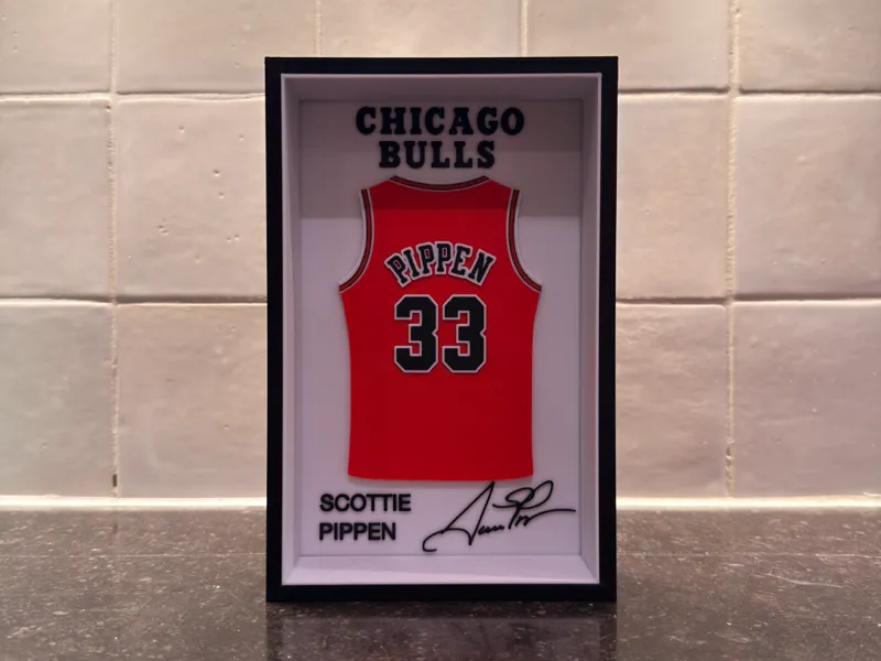 Scottie Pippen - Chicago Bulls - Jersey Frame