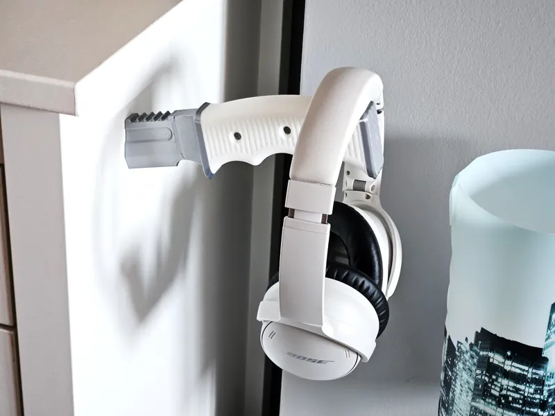Knife headphones holder