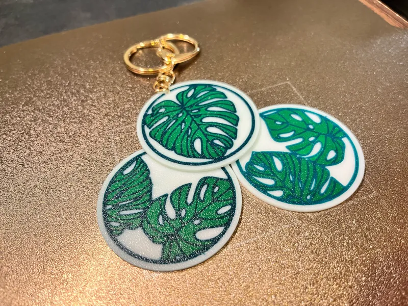 Monstera pendant