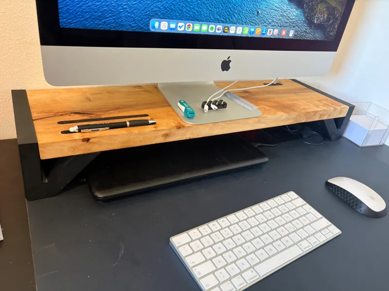 Minimalist Monitor Stand for Wooden Boards
