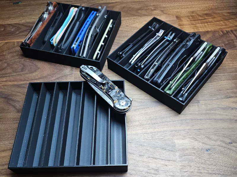 Pocket knife tray