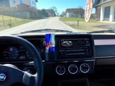 Golf 2 Cupholder
