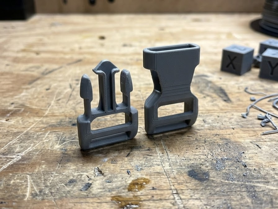 gancio per fibbia clip clamp hook