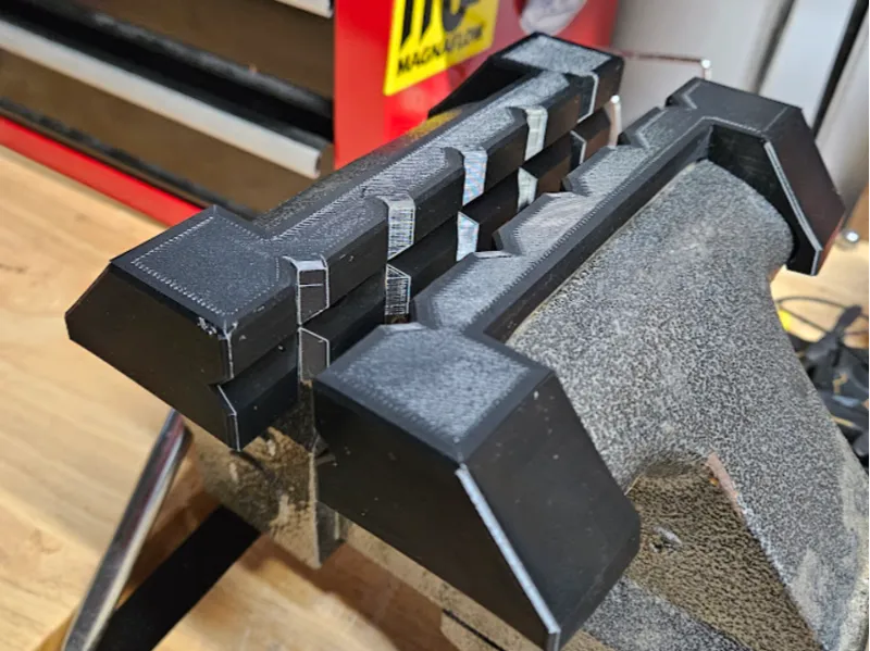Bench Vise Columbian 6" TPU 95A Soft Jaws