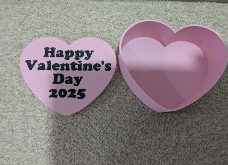 Customizable and Scalable Valentines Day Heart Box