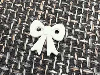 Bow Button (with dangling ribbon)
