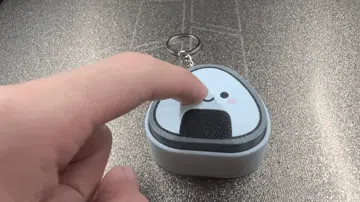 Llavero: Kawaii Onigiri Clicker Fidget Keychain — vista de referencia 2