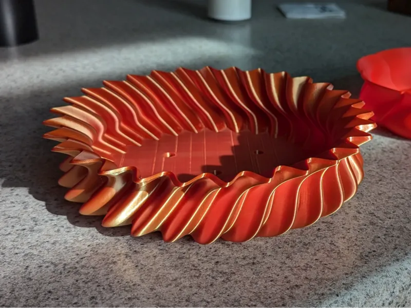 Twisty Scalloped Succulent Planter