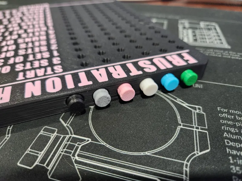 Frustration Rummy w/ Pegs - Multicolour