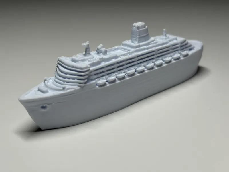 Queen Elizabeth 2 - Cruise Ship