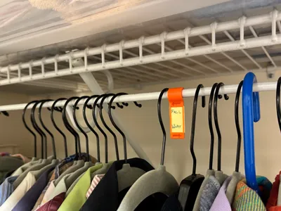 Closet clothing separator