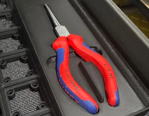 Gridfinity  Knipex Needle Nose Plyers 31-15-160