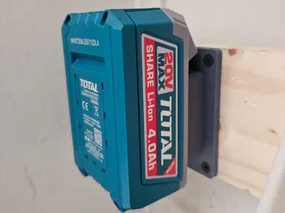 TOTAL battery holder