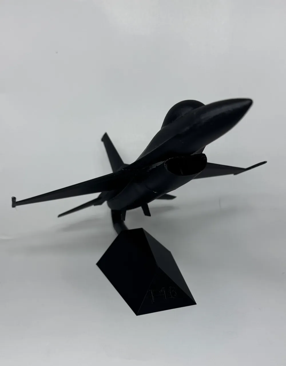 F16 and Base by sethmadecreations MakerWorld: Download Free
