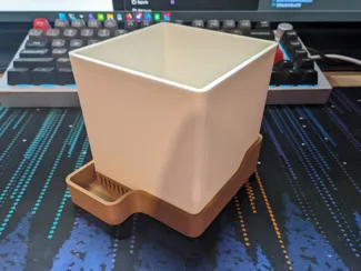 Self Watering Planter Tileable
