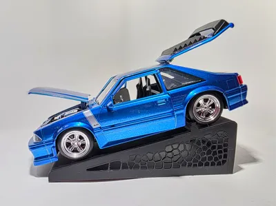 1:24 Diecast Model Car Stand - Voronoi Wedge Style