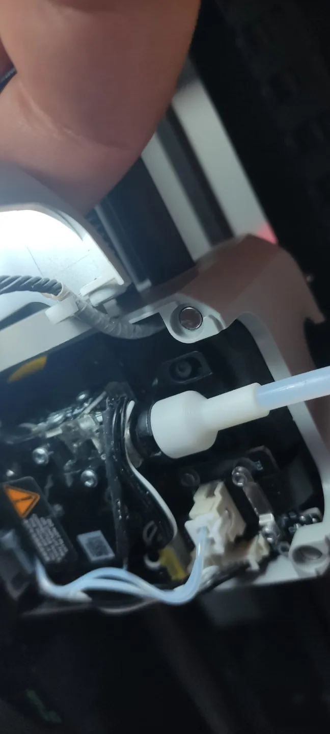 Funnel to keep filament entry straight