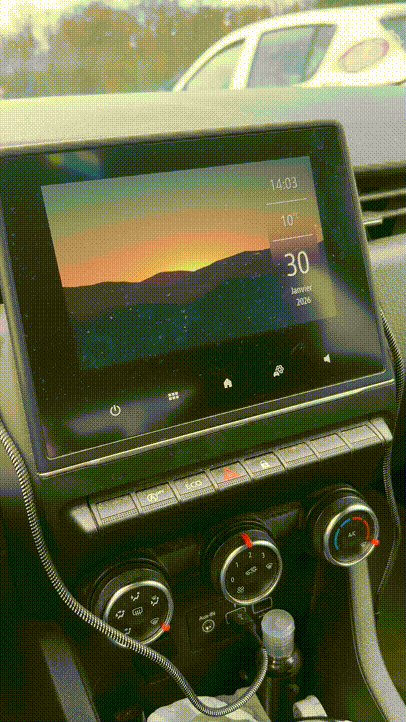 Contour d'écran et support téléphone Renault Clio5