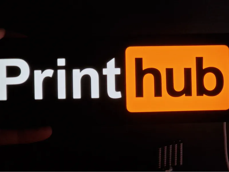 Print hub lightbox for light strip