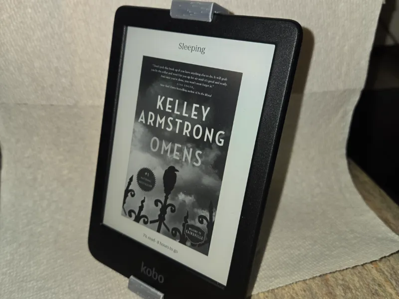 Kobo Clara Stand