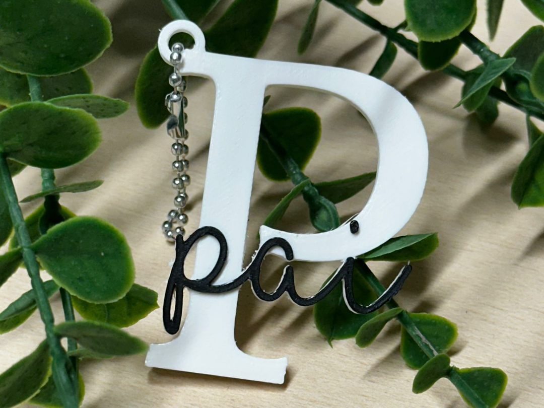 Miniatura 1 do modelo 3D P de Pai Keychain