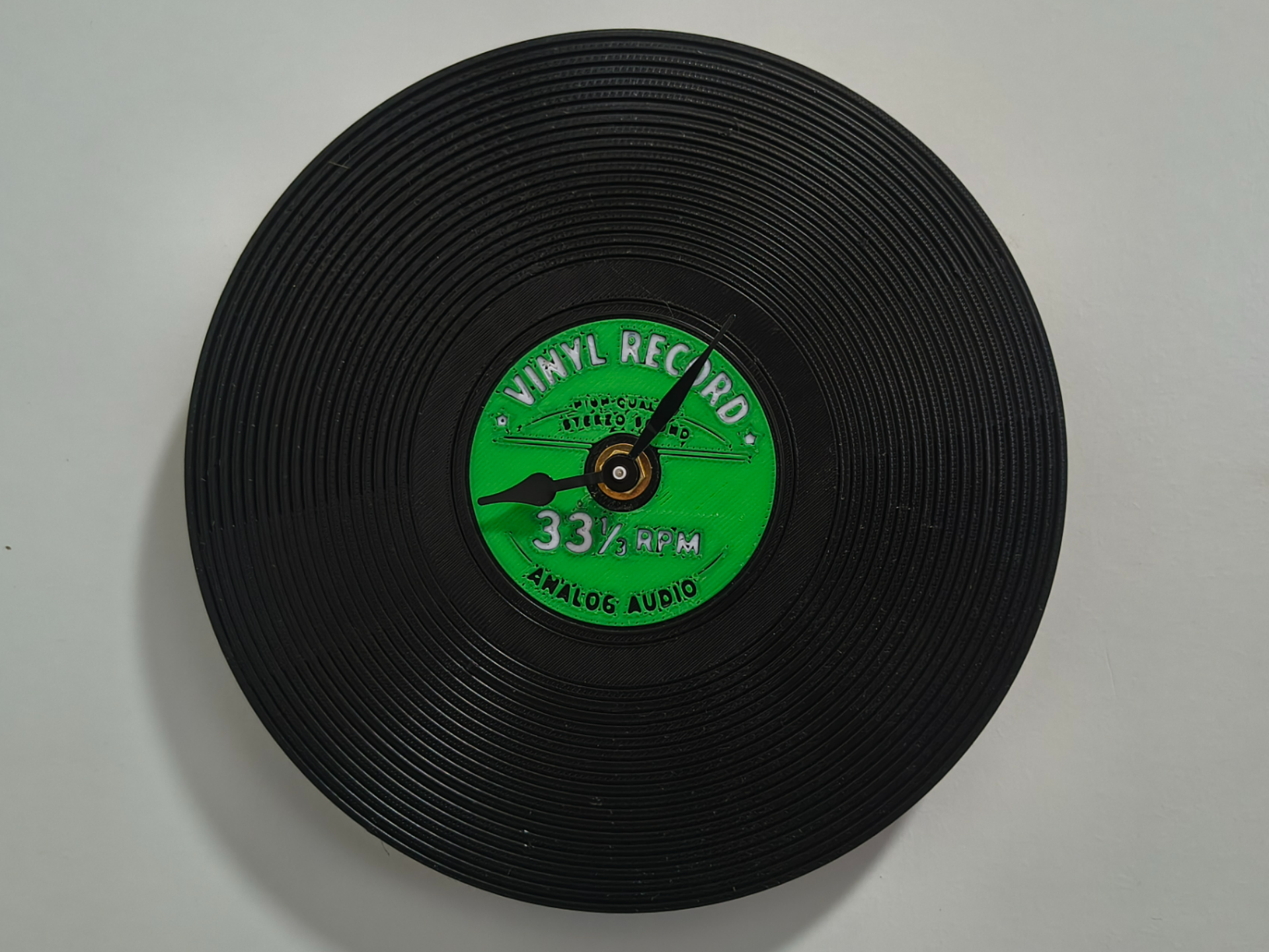 Retro Vinyl Wall Clock – Music Style Decor