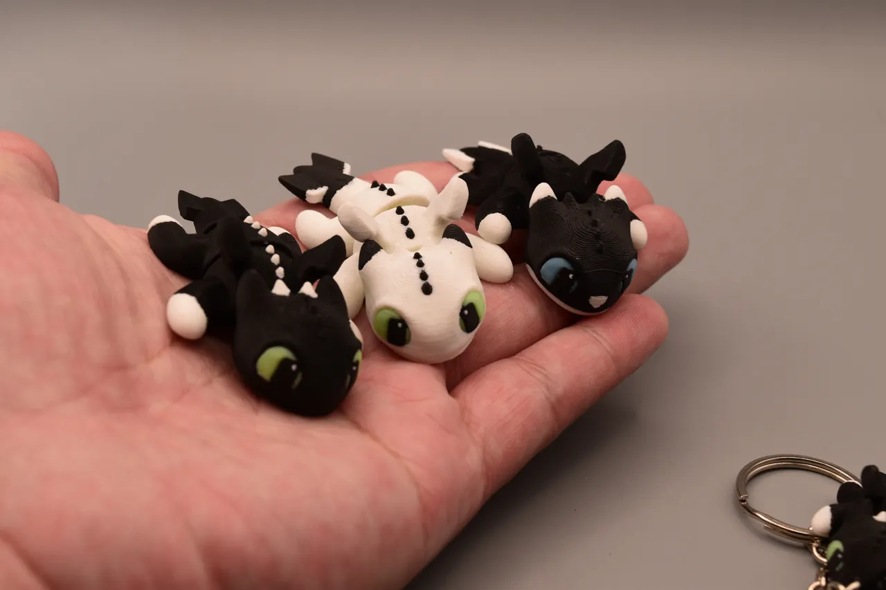 HTTYD Toothless Kids Flexi Dragons+Keychain (AMS) view 2