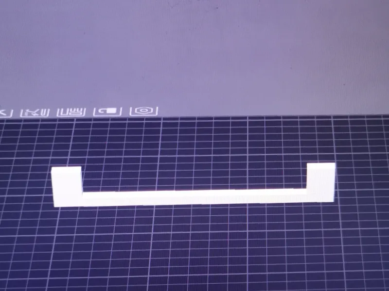 Simple slim coffee filter holder