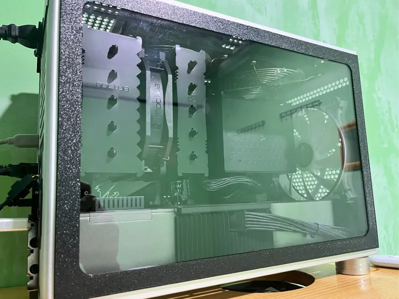 Ncase M2 Glass Window Frame