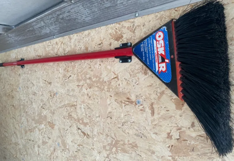 Broom holder