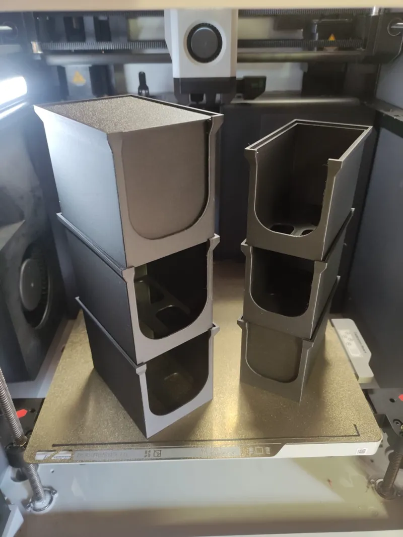 Stacking boxes
