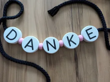 Letrero o emblema decorativo: Big A–Z Letter Beads Decor 50mm – Custom Name — vista de referencia 5