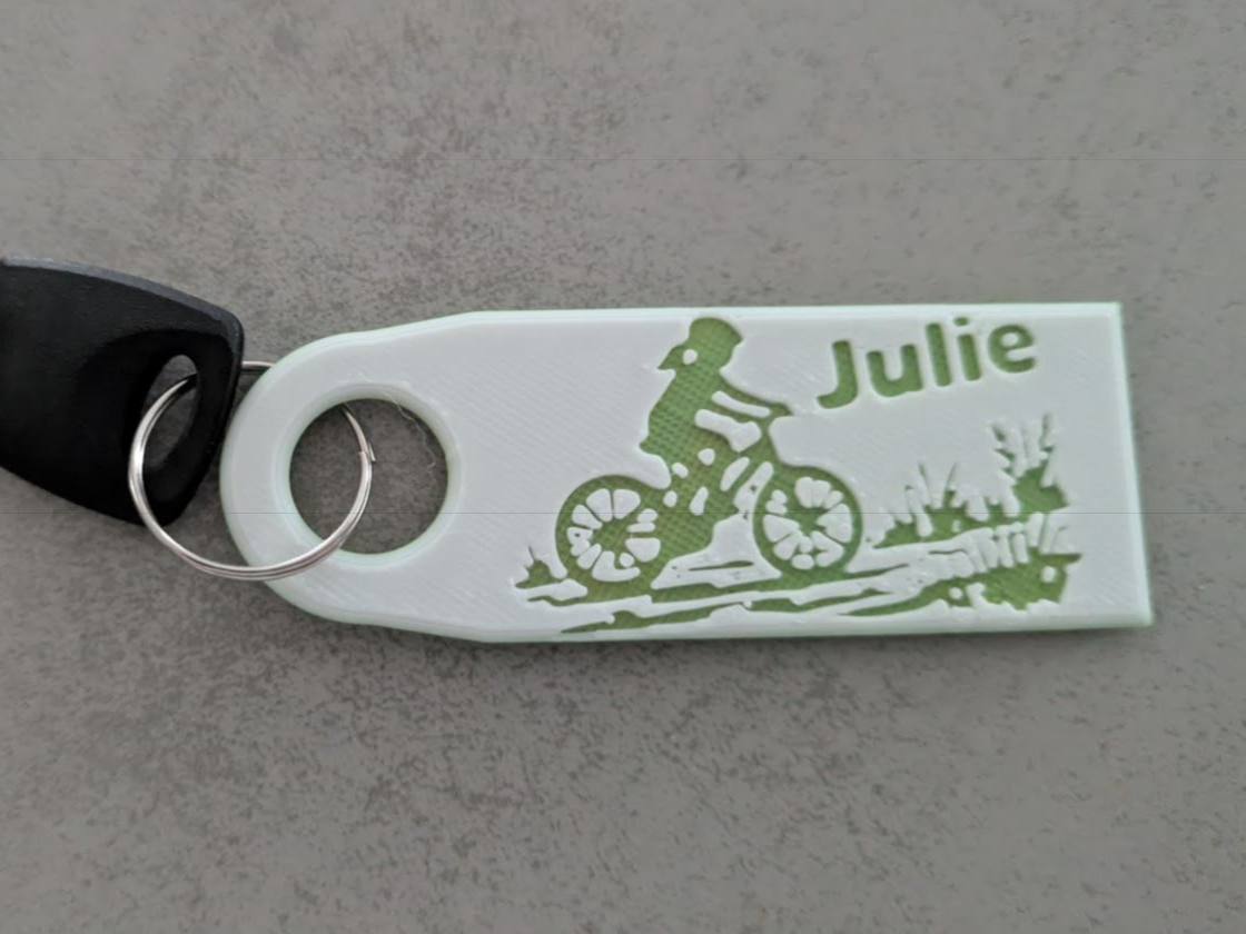Porte-clé VTT silhouette fille - Personnalisable