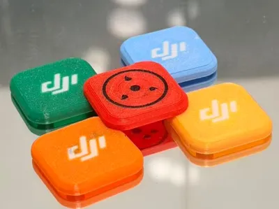 DJI MIC MINI 2 customizable colored shell for any uploaded image and doubles as a refrigerator magnet