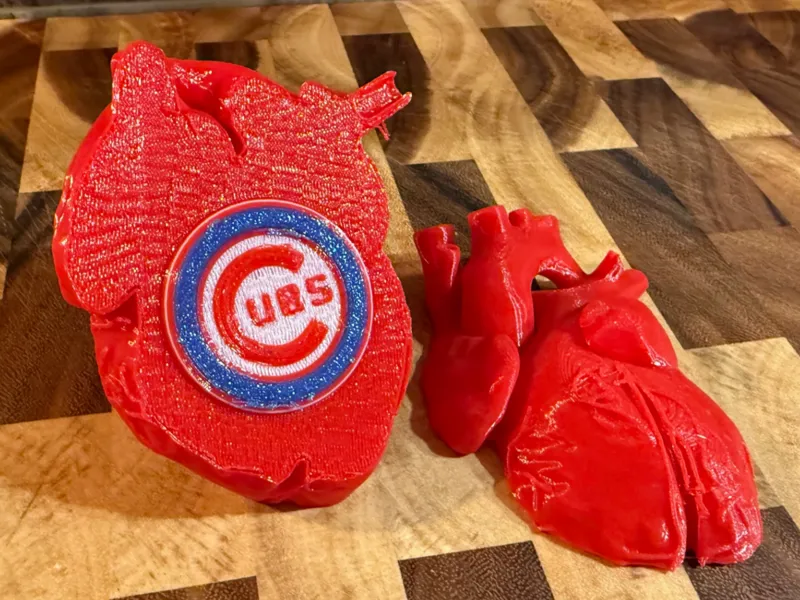 Chicago Cubs Heart Display w/ magnets!