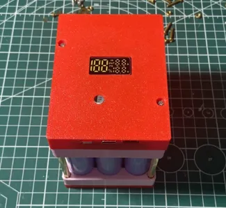 DIY5万毫安免焊接移动电源;21700 电池组