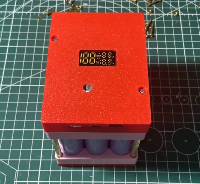 DIY5万毫安免焊接移动电源;21700 电池组