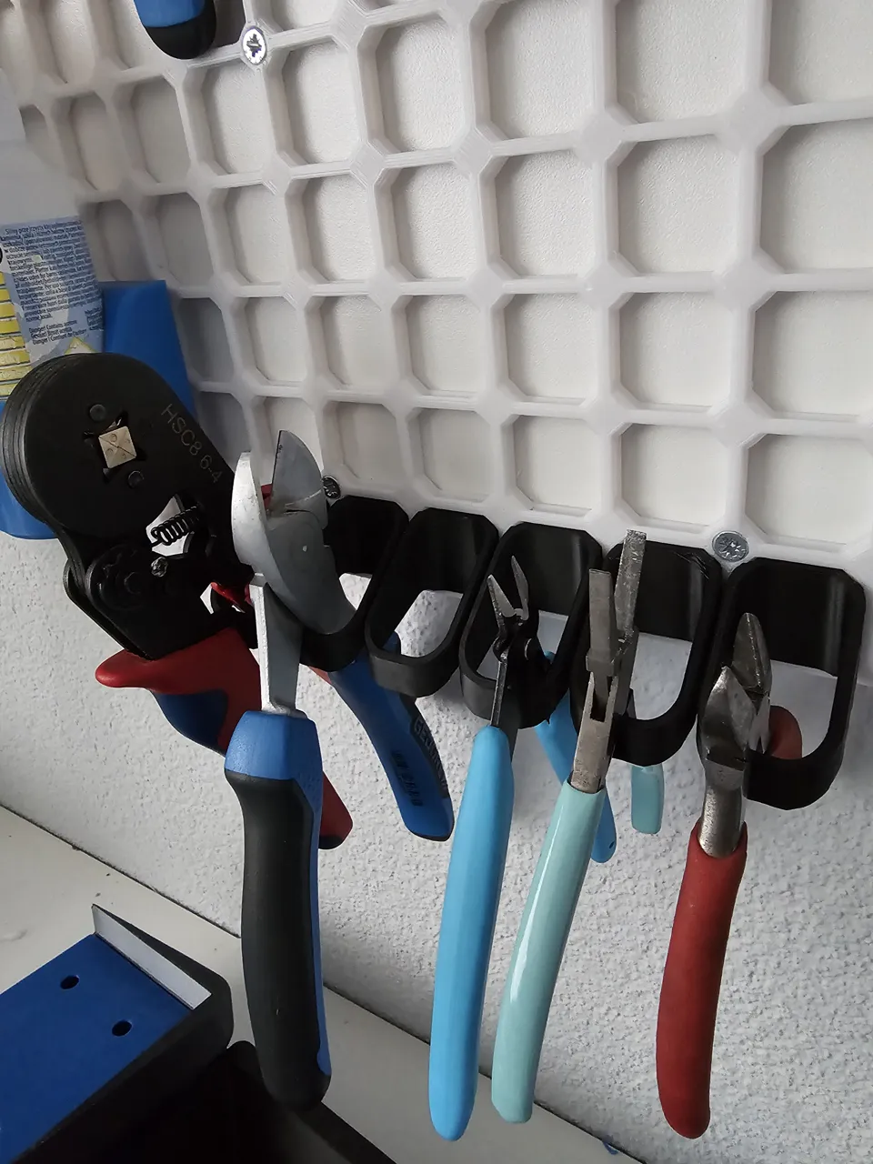 OpenGrid Plier hanger view 2