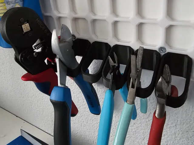 OpenGrid Plier hanger