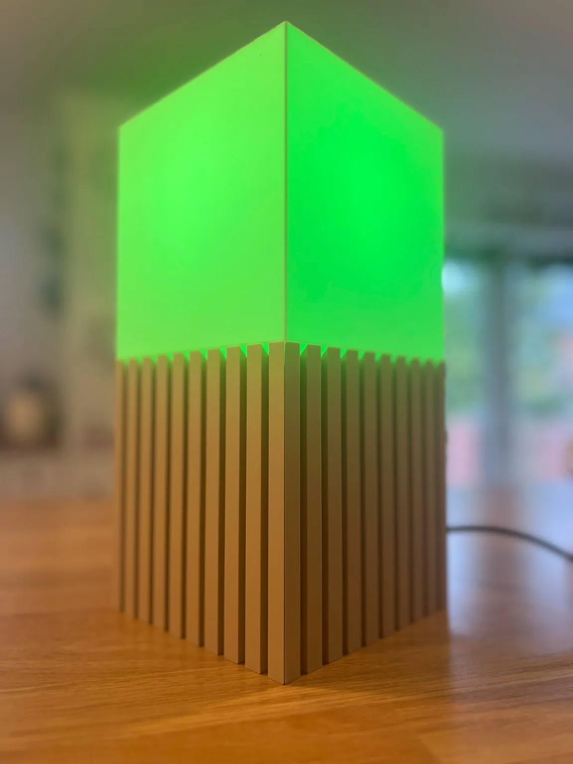 Philips Hue Table Lamp V2 view 2